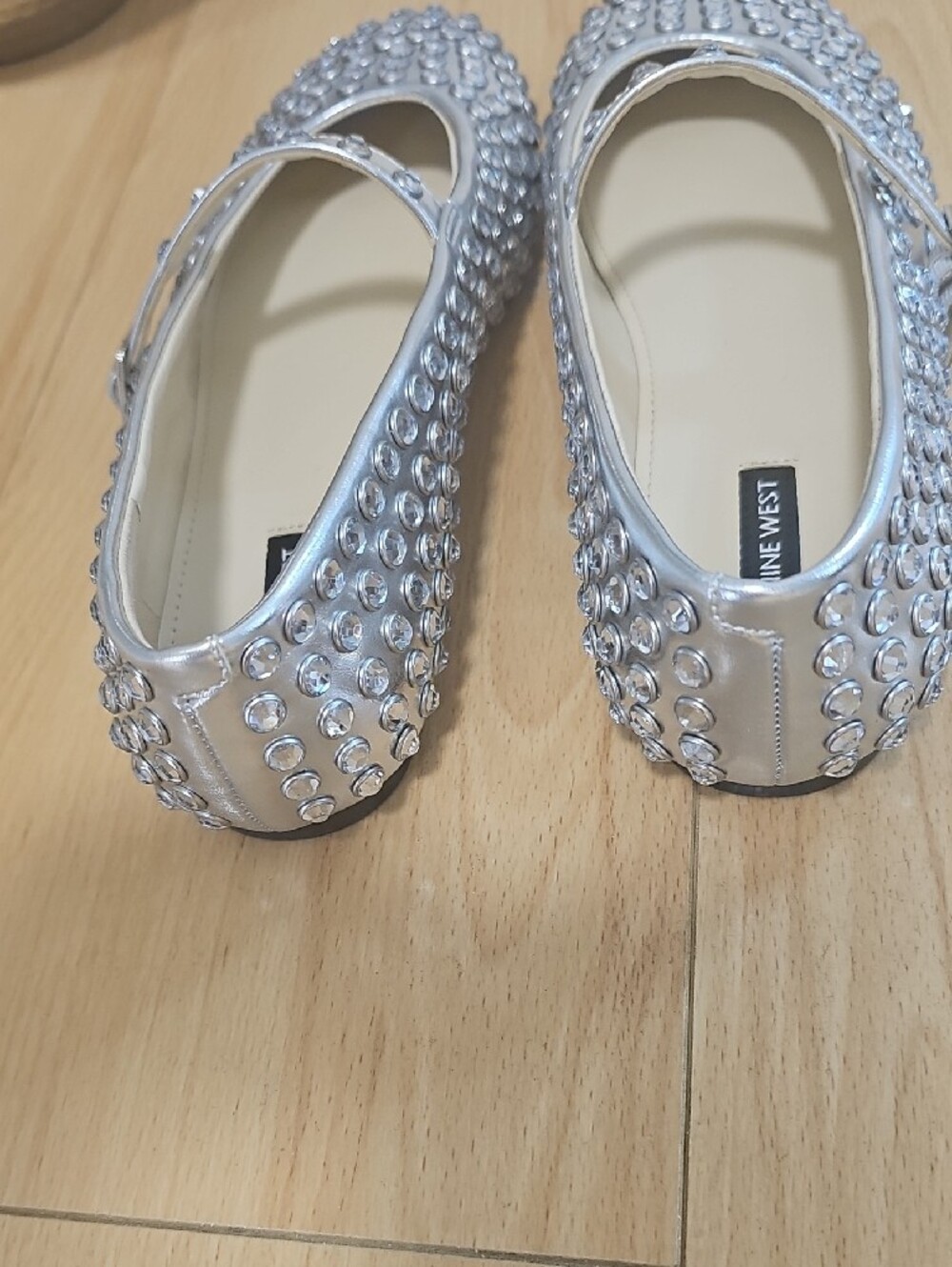 Nine West Silver Studded Mary Jane Flats, 9 - Picture 5 of 7
